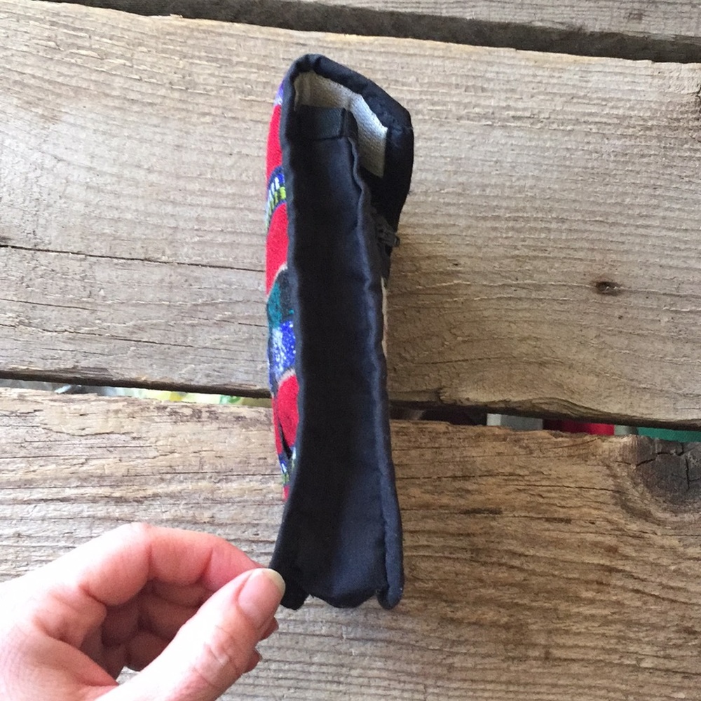 VTG Tribal Design Phone/Passport Pouch Purse - Picture 7 of 7